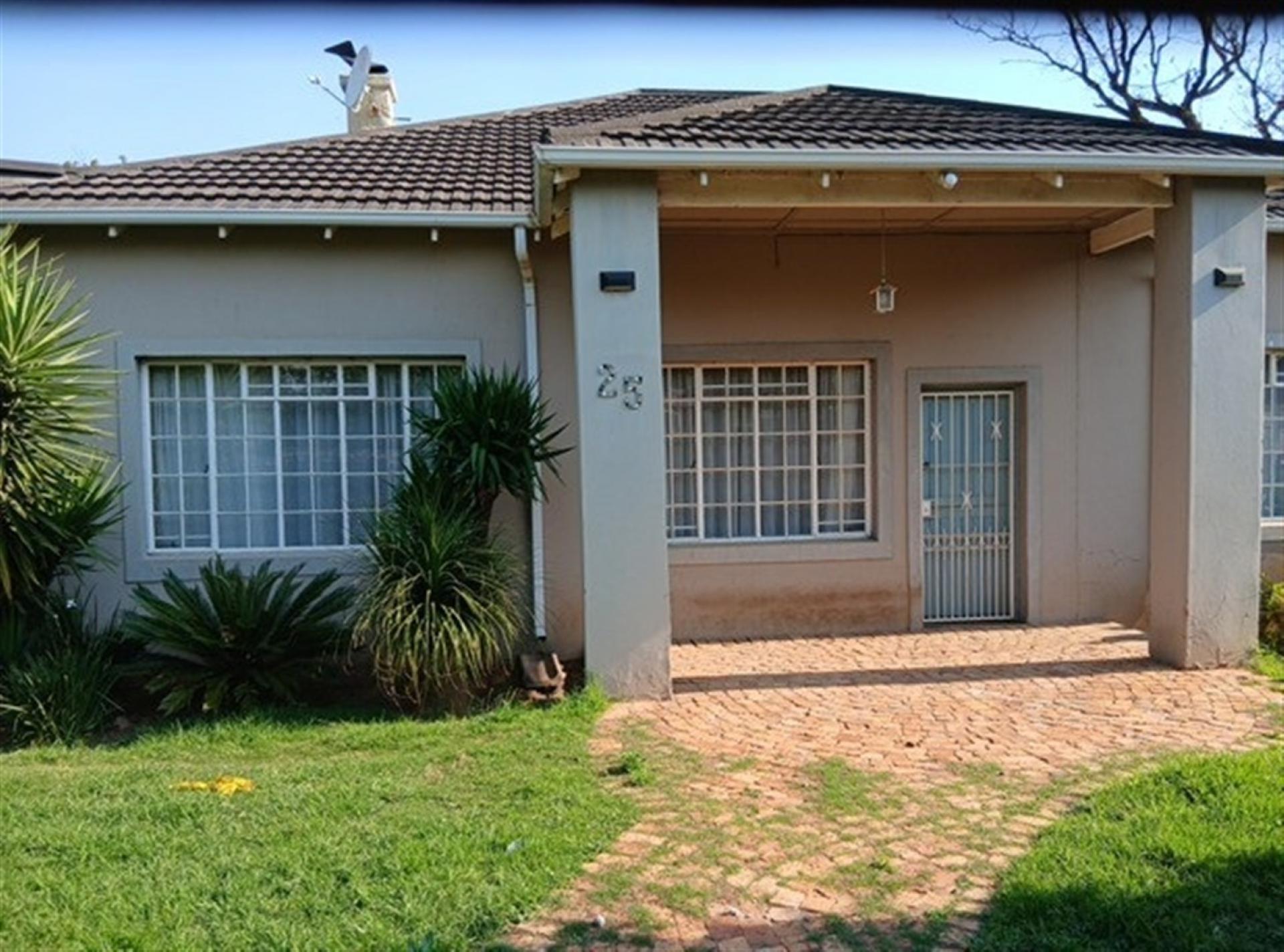 Front View of property in Plantation