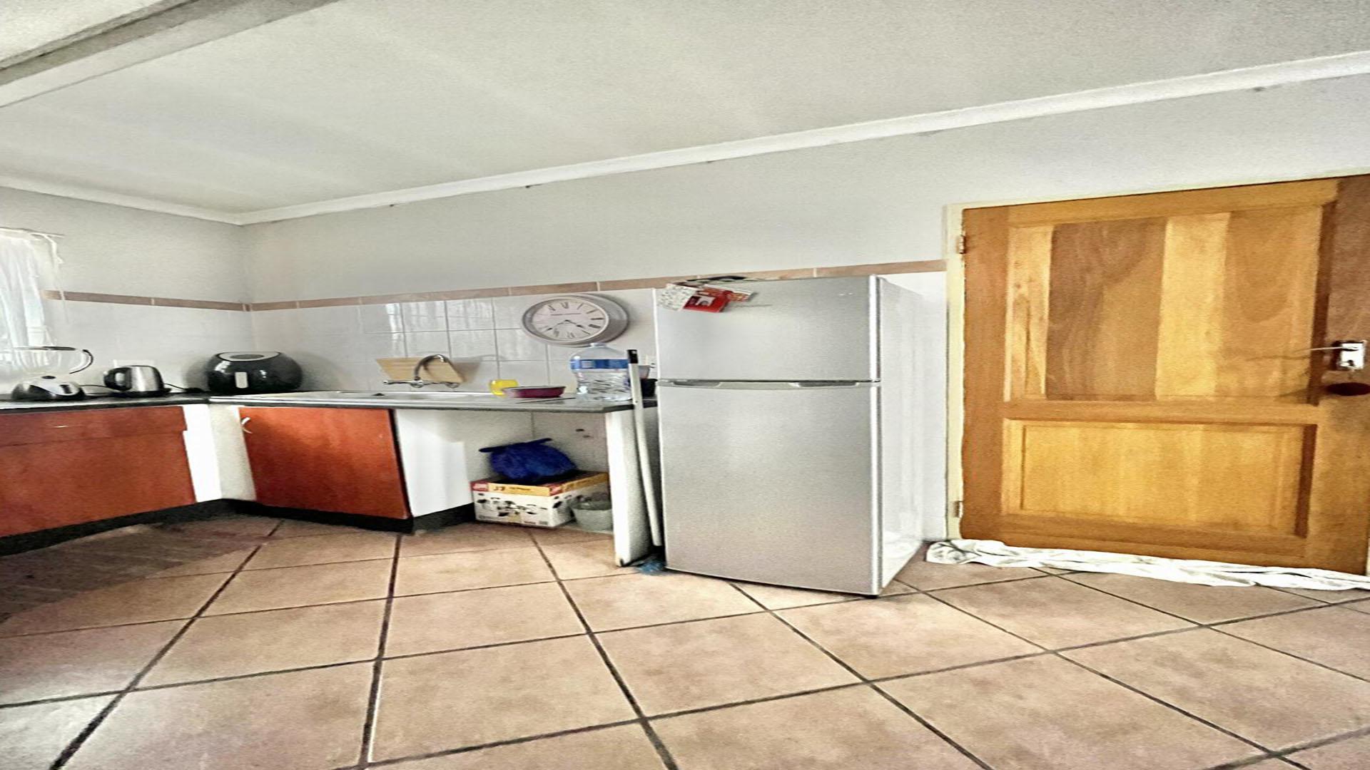 Kitchen of property in Annlin