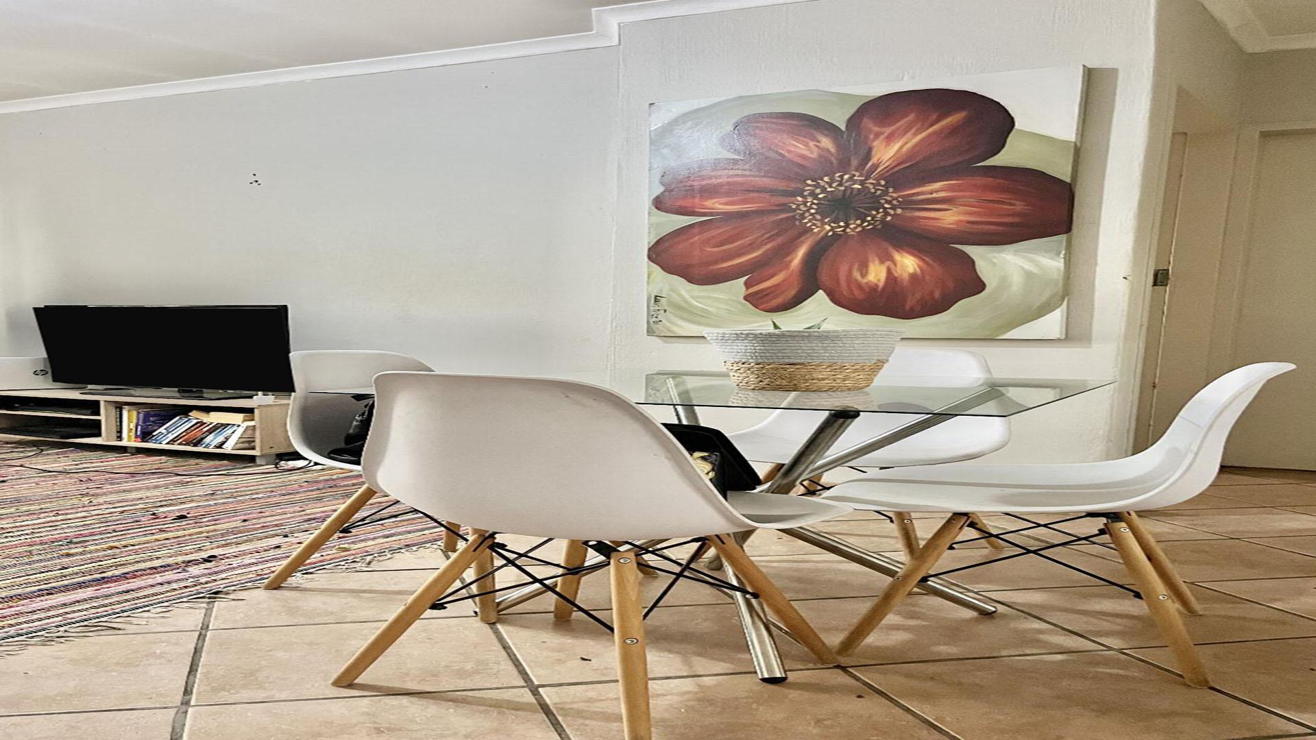 Dining Room of property in Annlin