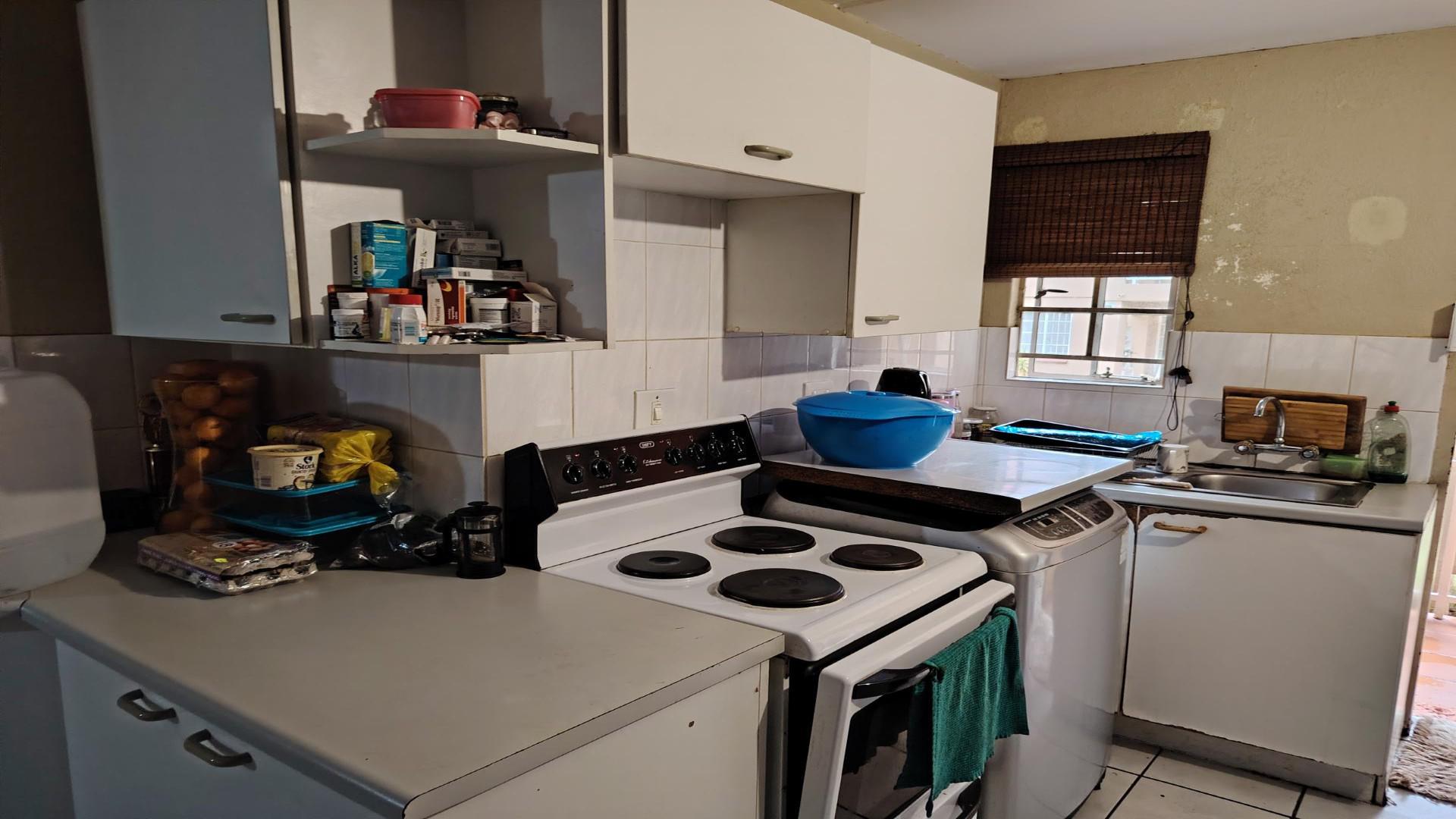 Kitchen of property in Elarduspark