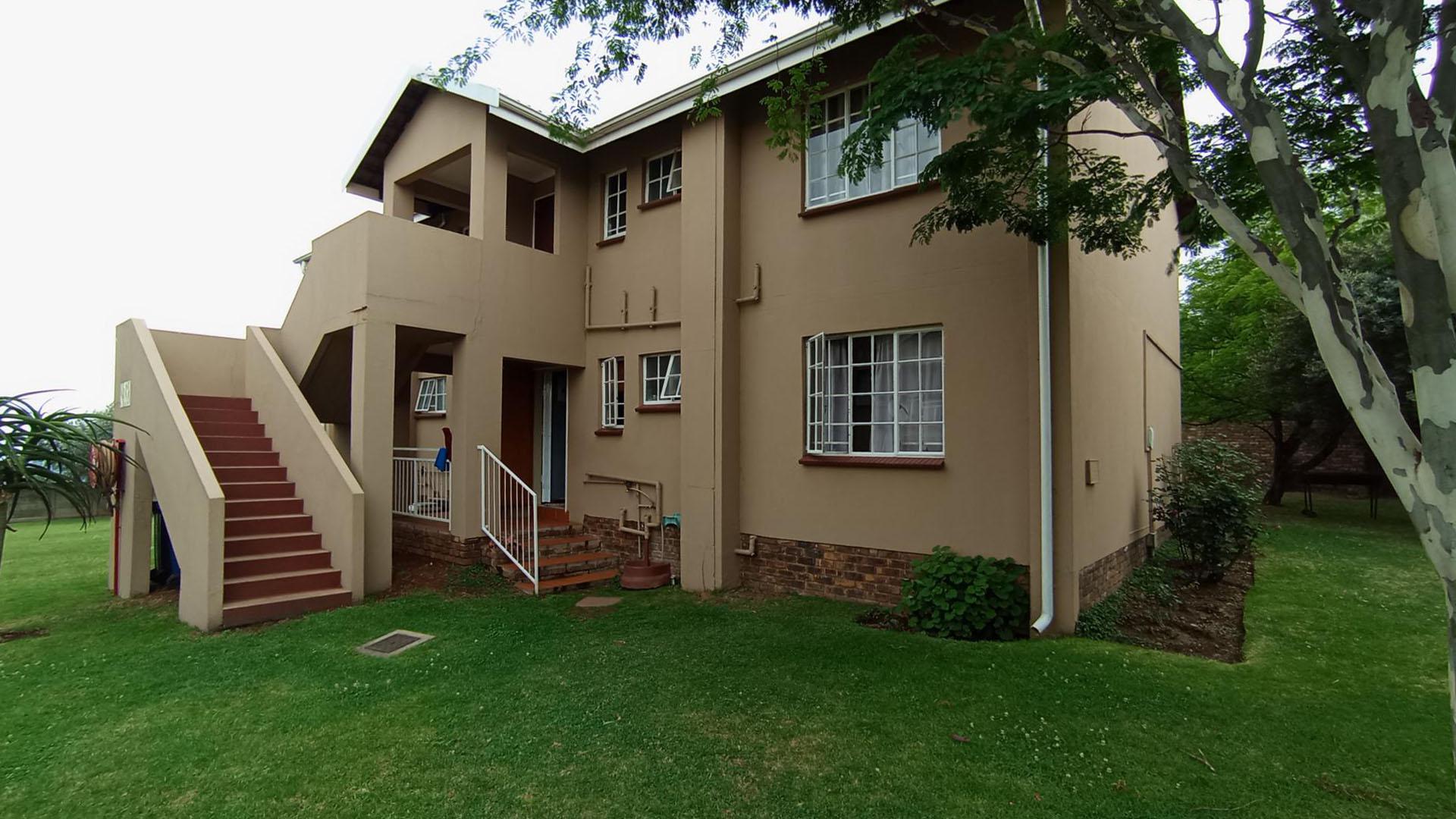 Front View of property in Elarduspark