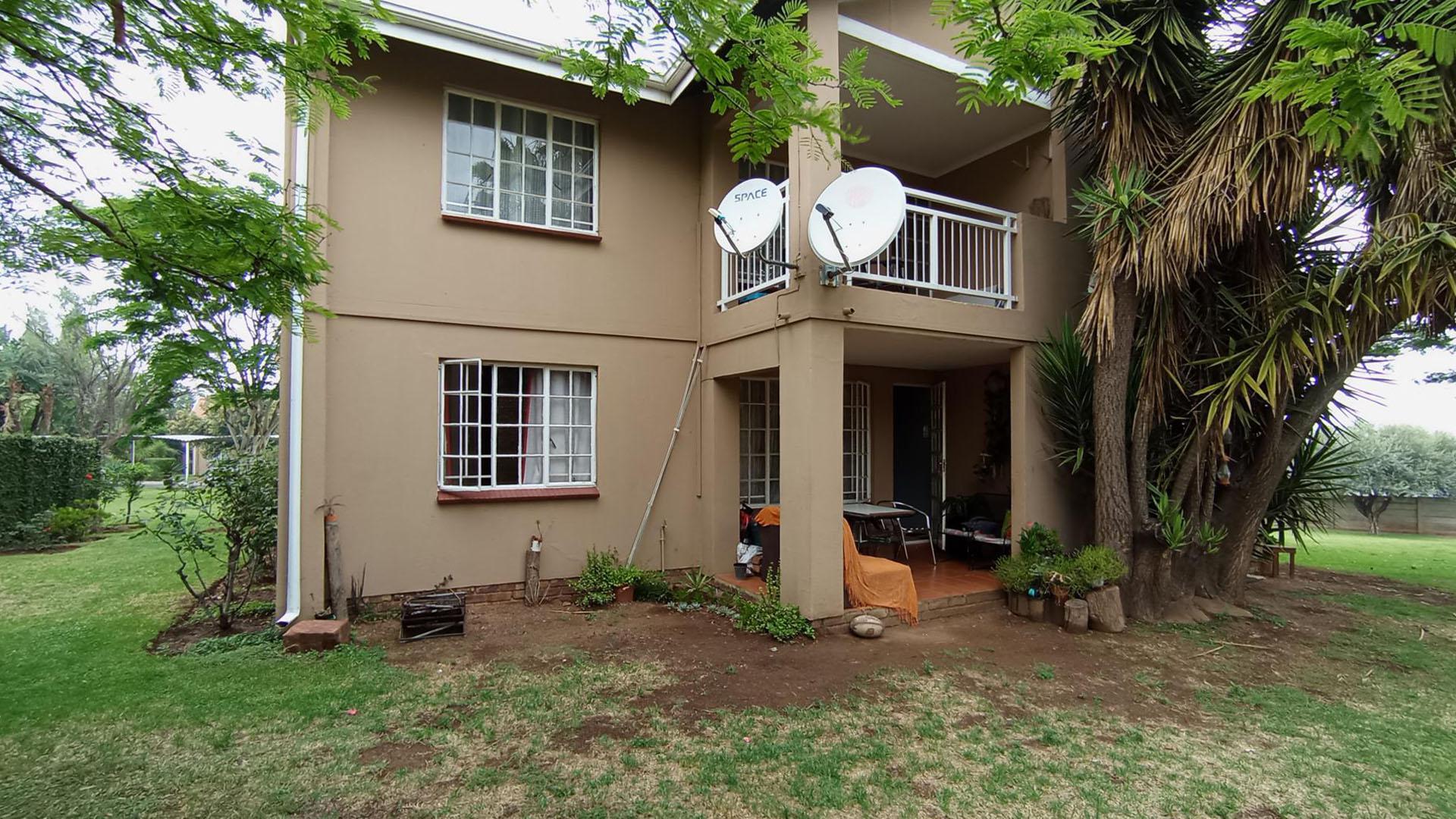 Backyard of property in Elarduspark