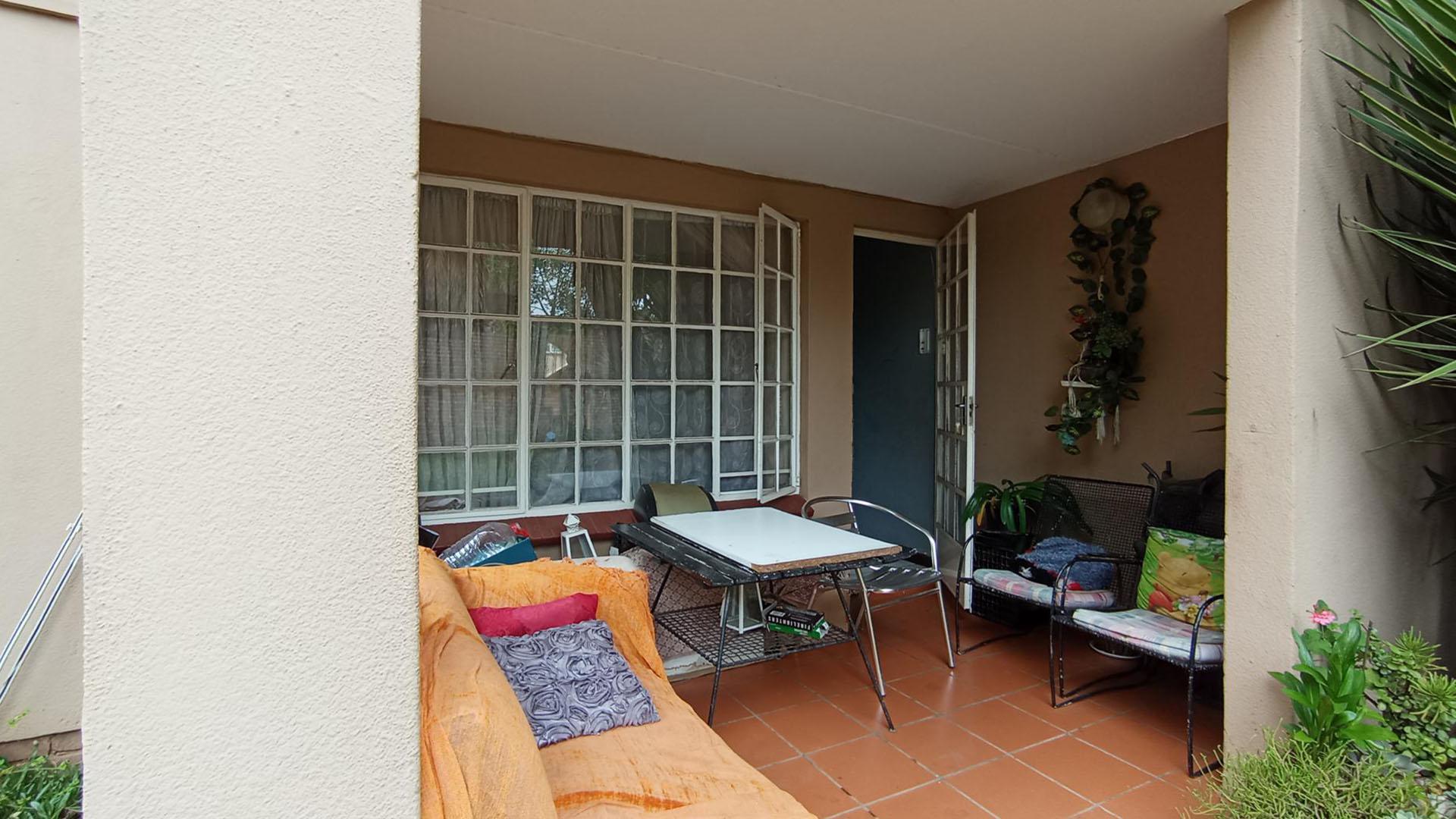 Patio - 8 square meters of property in Elarduspark