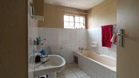 Bathroom 1 - 6 square meters of property in Elarduspark
