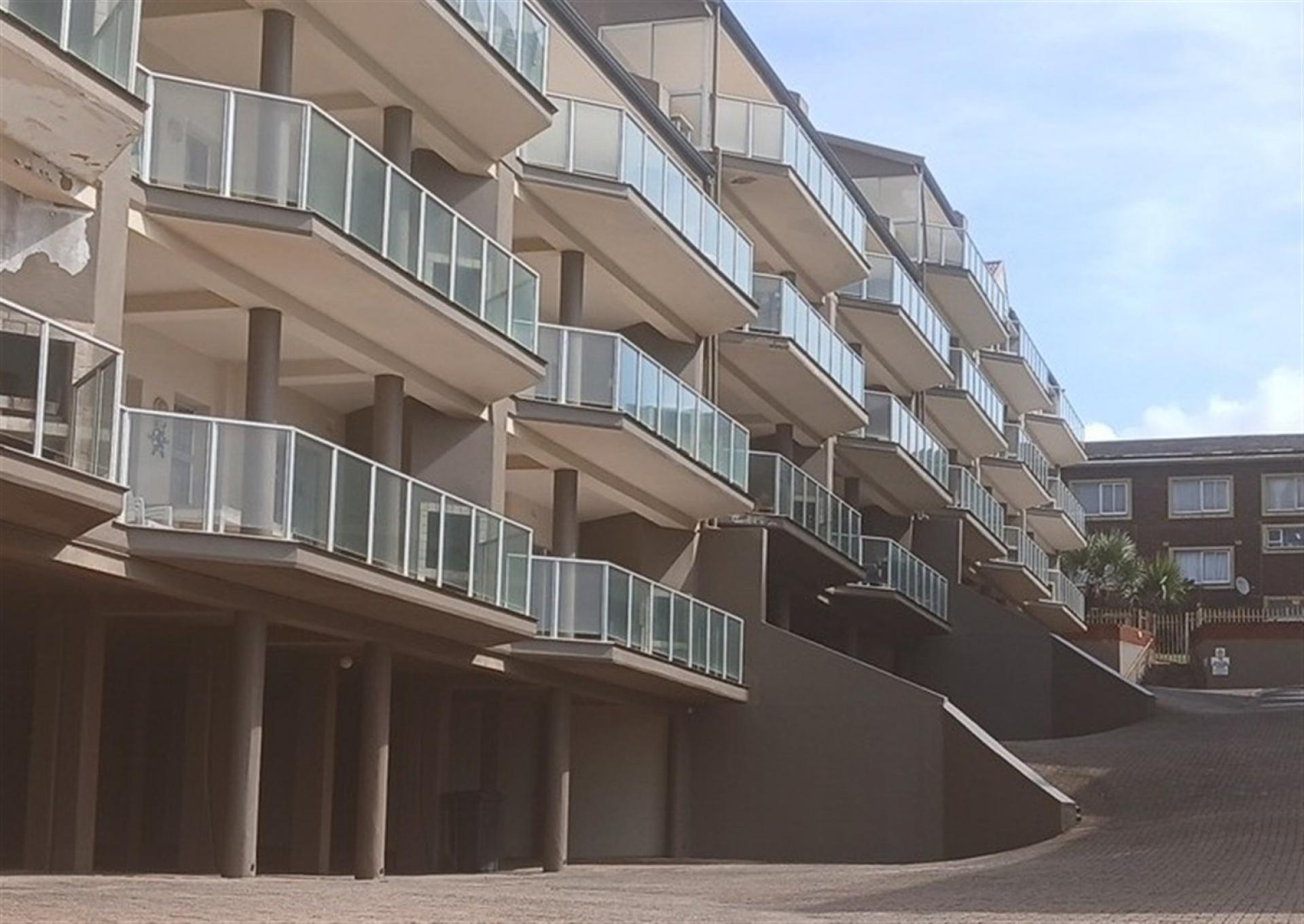 Front View of property in Lawrence Rocks
