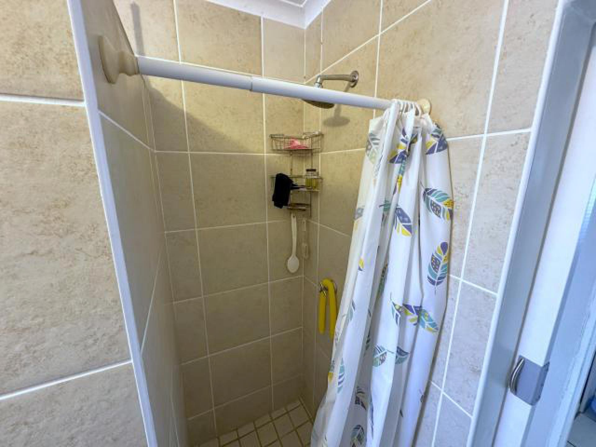 Bathroom 1 of property in Lorraine