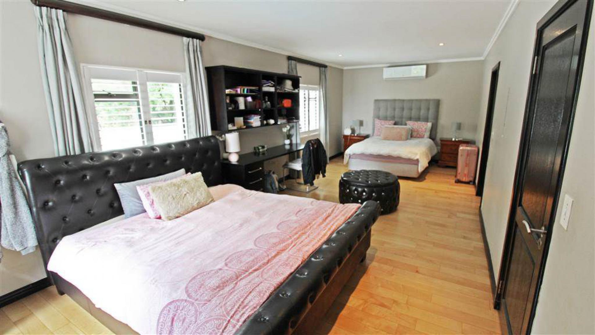 Bed Room 2 of property in Bryanston