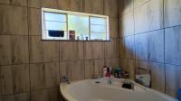 Bathroom 1 - 7 square meters of property in Minnebron