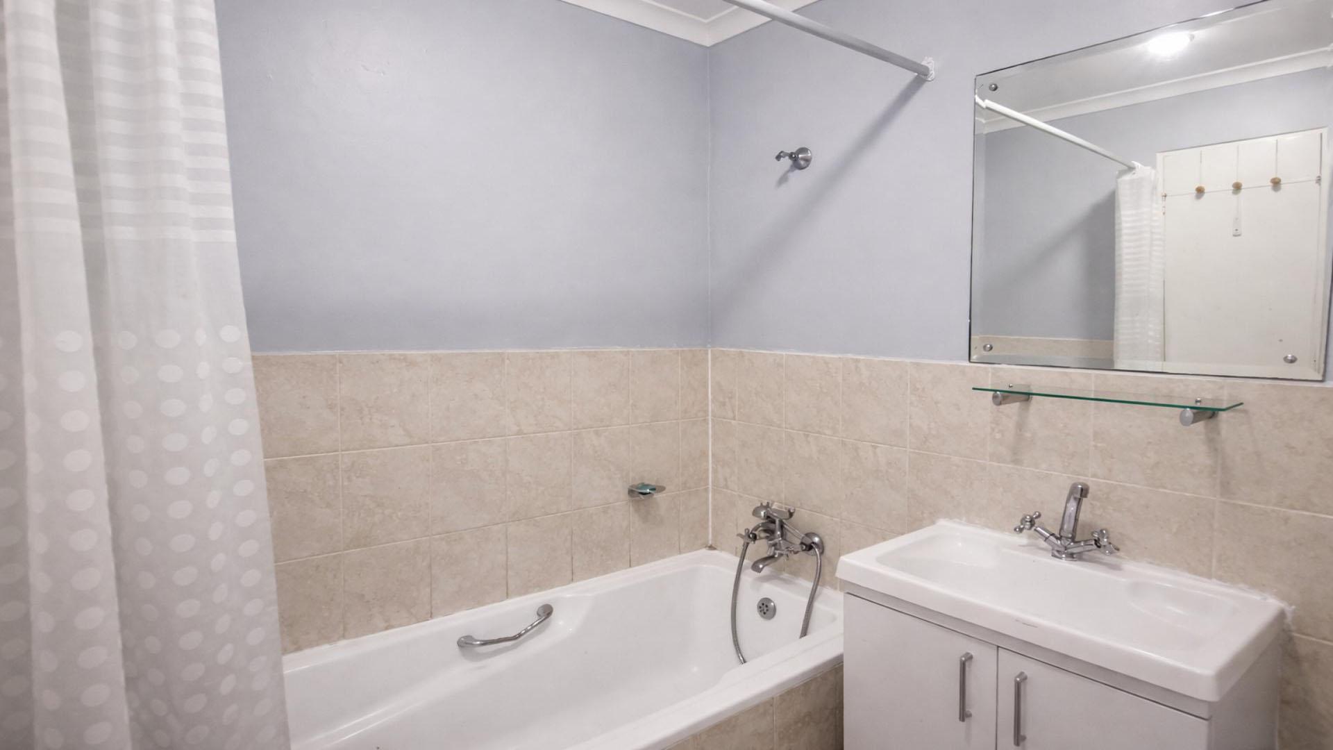 Bathroom 2 of property in Fish Hoek