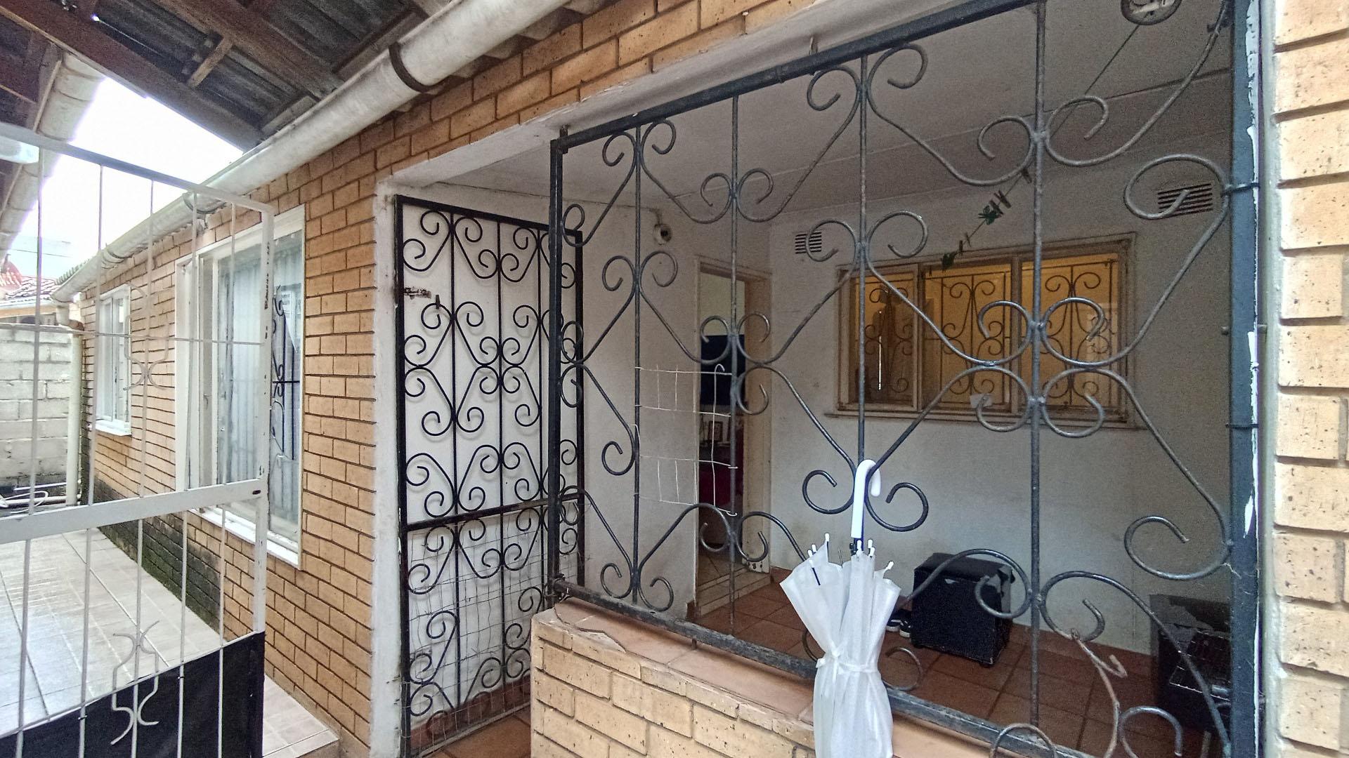 Front View of property in Shastri Park