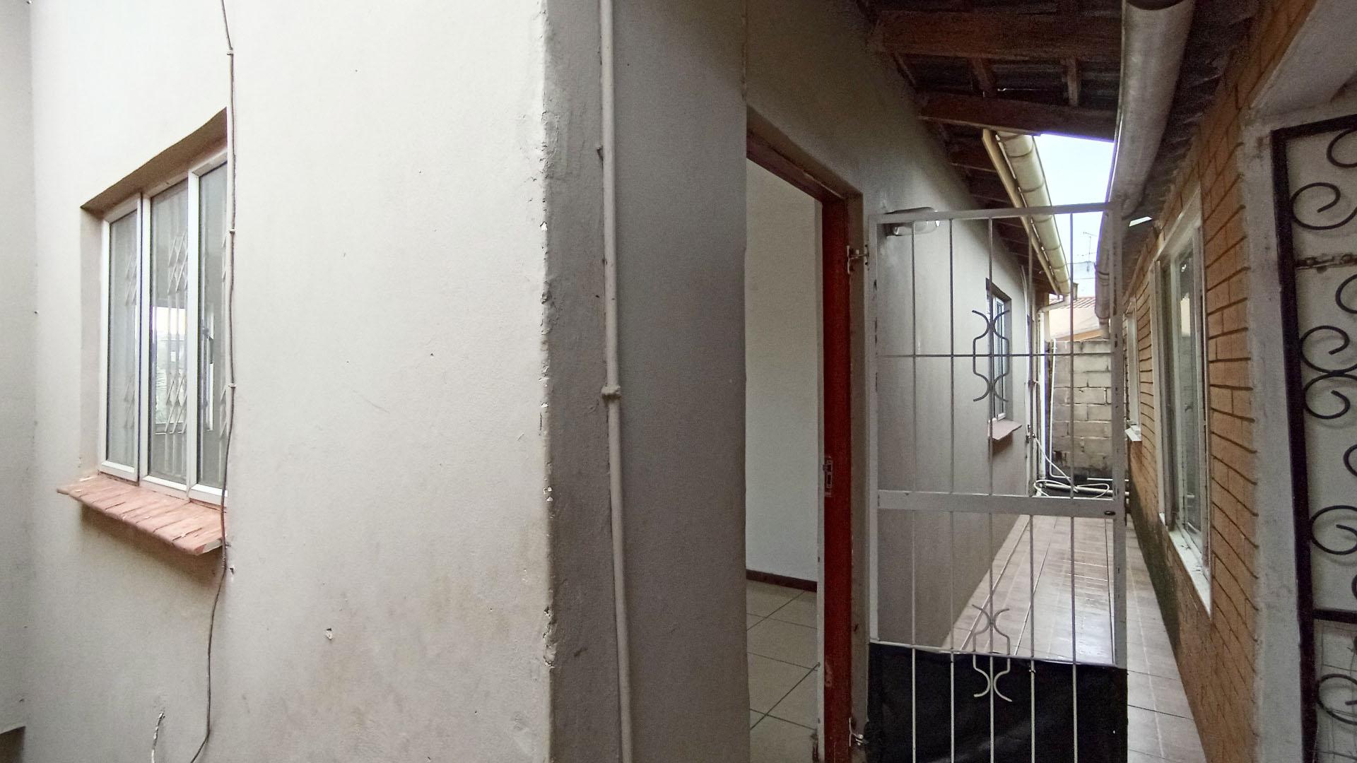 Front View of property in Shastri Park