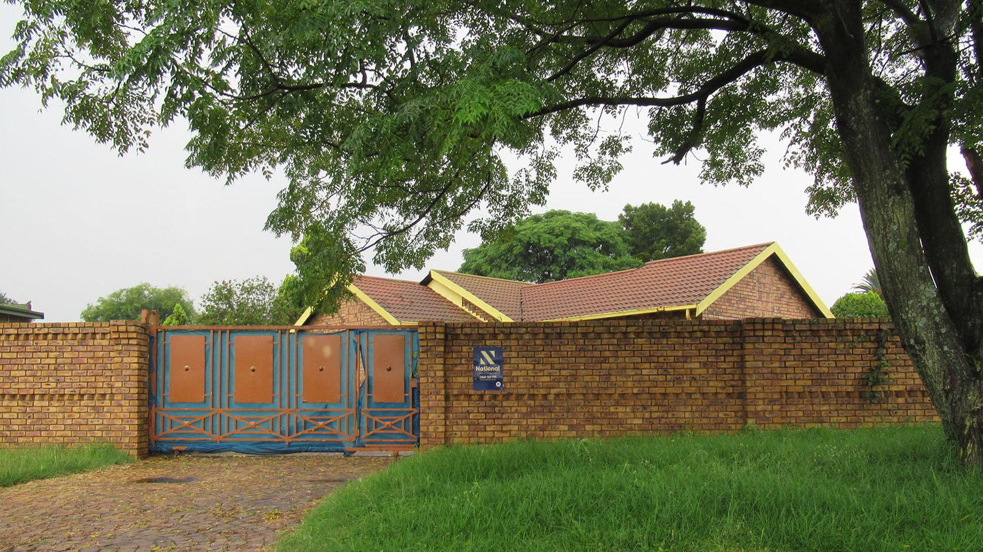 Front View of property in Crystal Park