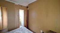 Main Bedroom - 21 square meters of property in Crystal Park