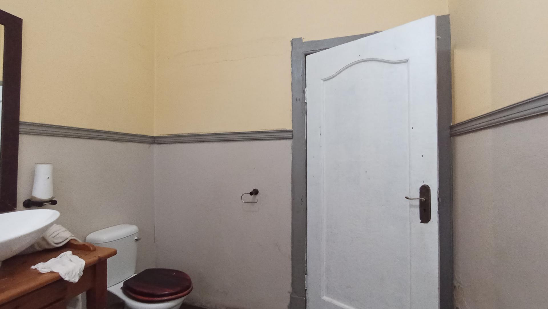 Bathroom 1 - 8 square meters of property in Kensington - JHB