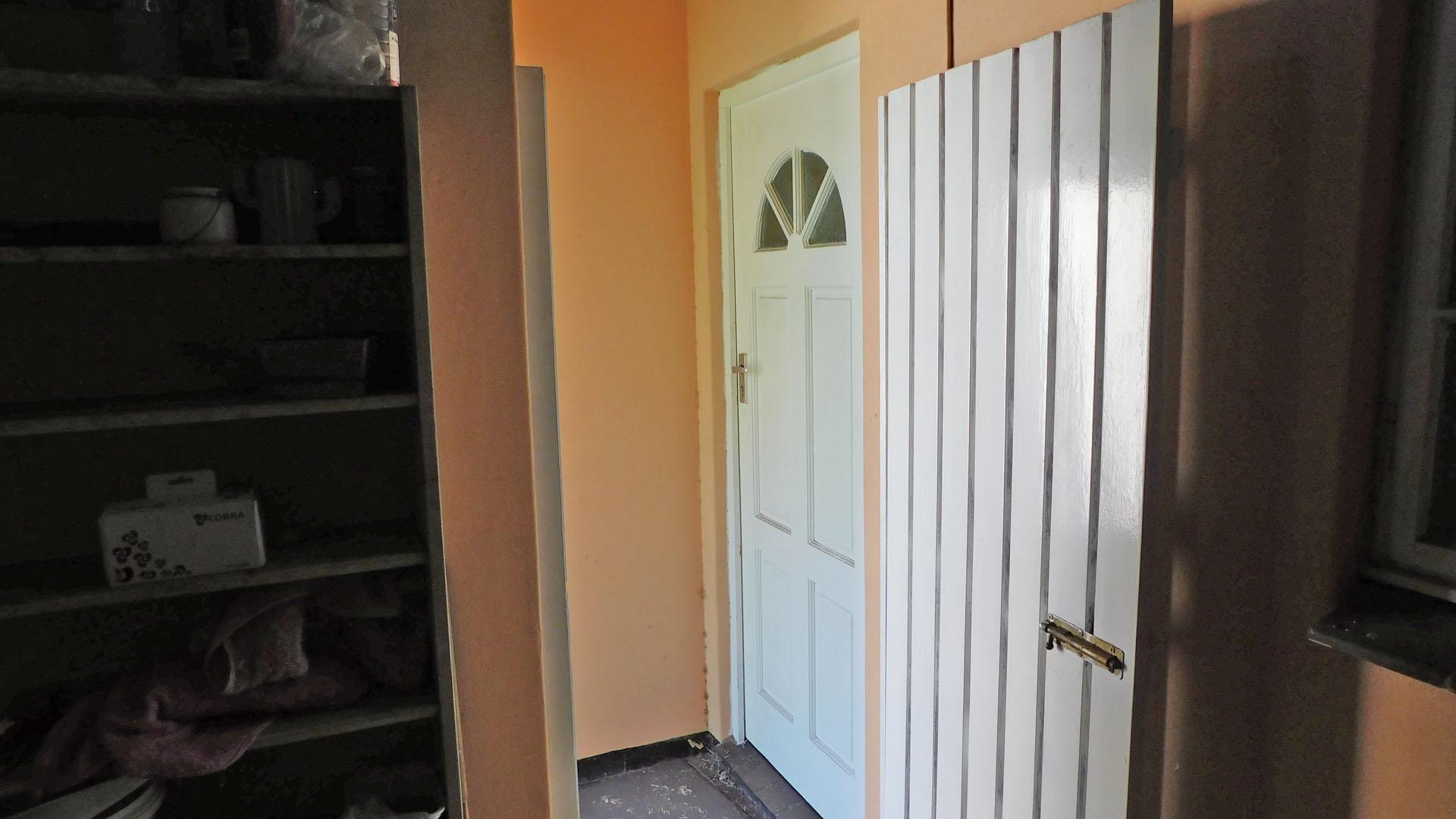 Rooms - 8 square meters of property in Escombe 