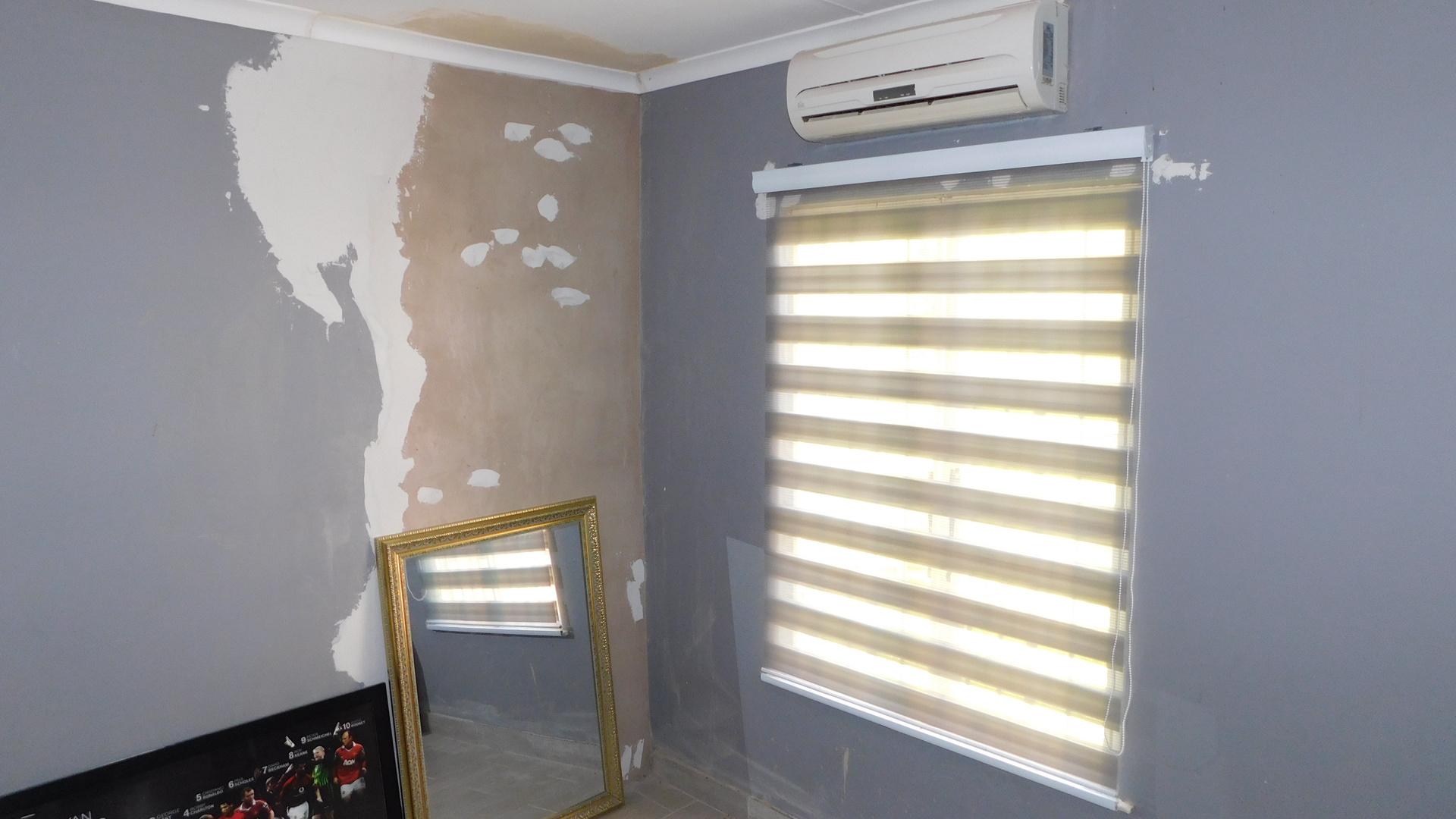 Bed Room 2 - 9 square meters of property in Escombe 