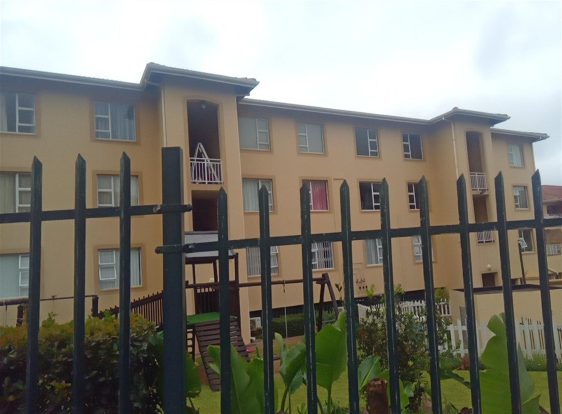 Front View of property in Illovo Beach