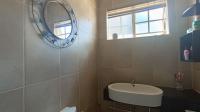 Main Bathroom - 5 square meters of property in Rothdene