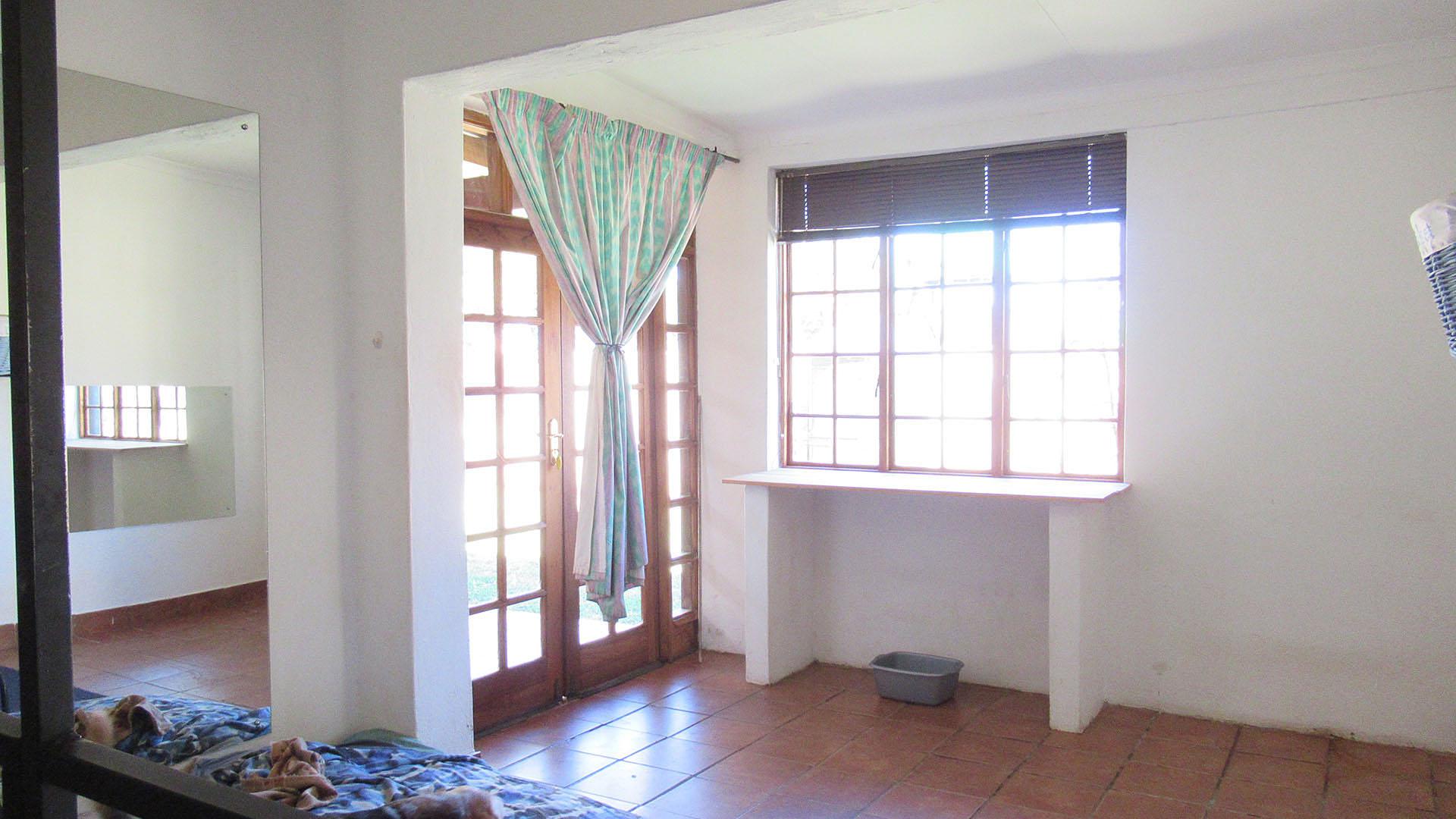 Rooms - 63 square meters of property in Krugersdorp