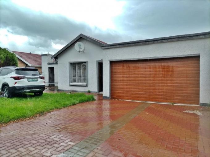 3 Bedroom House for Sale For Sale in Bloemdustria - MR617088