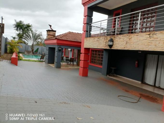 Guest House for Sale For Sale in Thohoyandou - MR617110