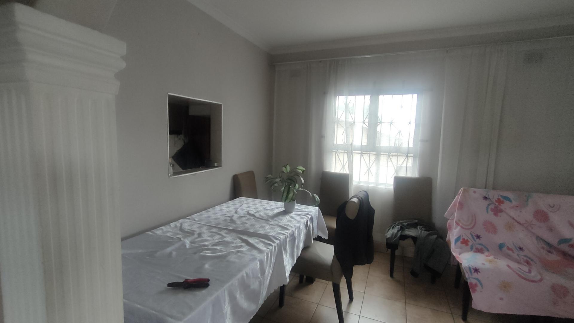 Dining Room - 13 square meters of property in Castlehill