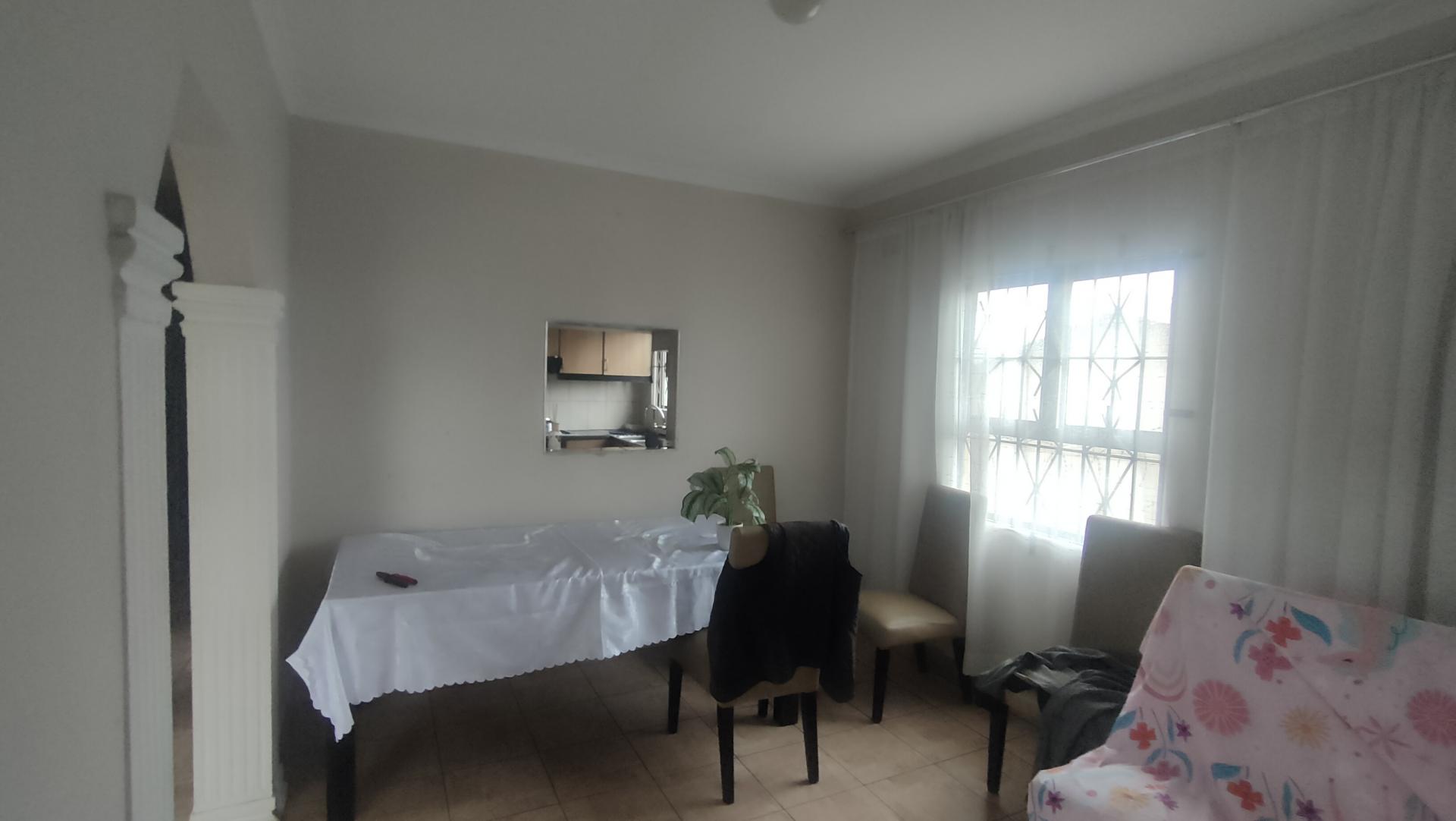 Dining Room - 13 square meters of property in Castlehill