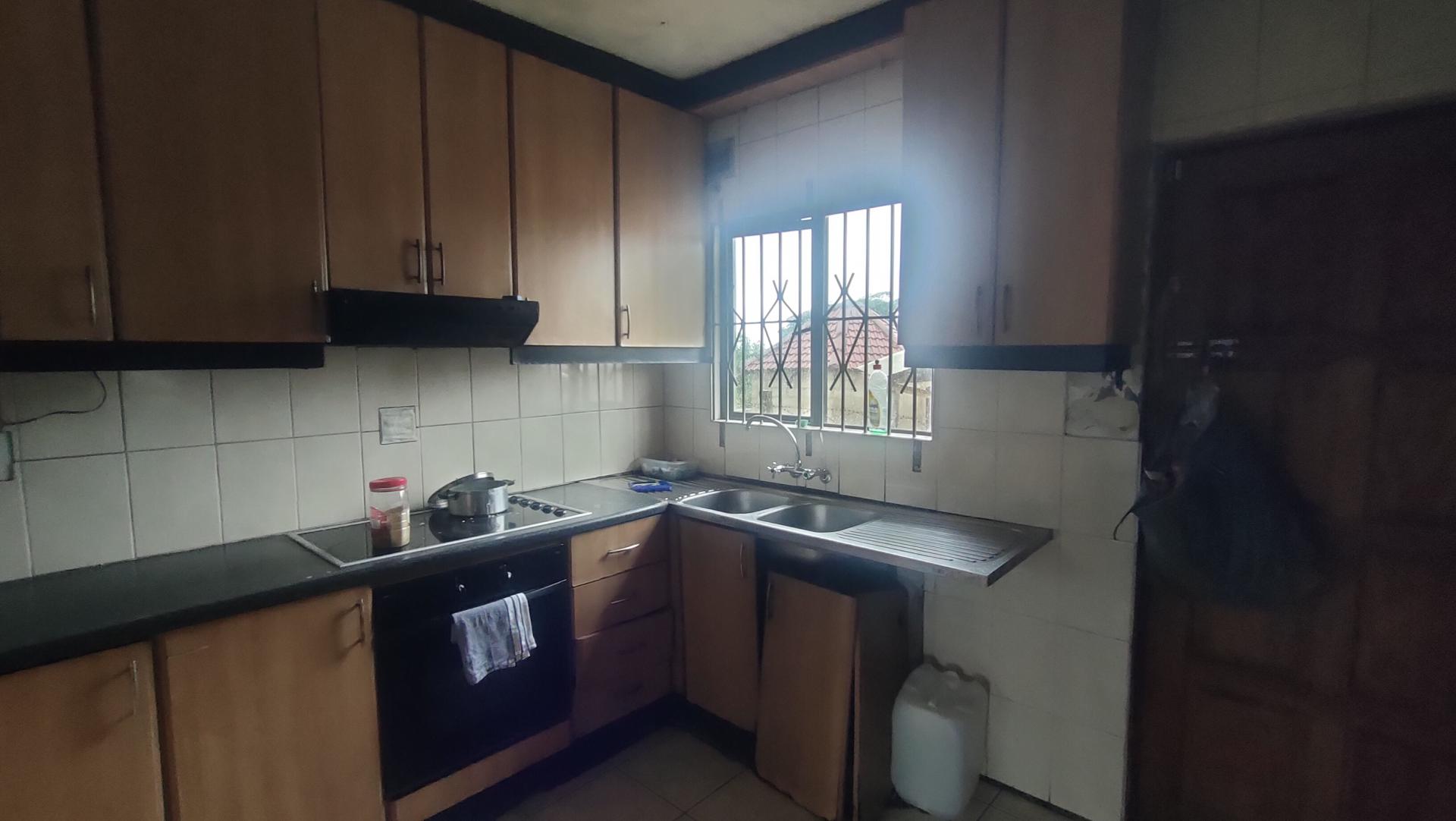Kitchen - 12 square meters of property in Castlehill
