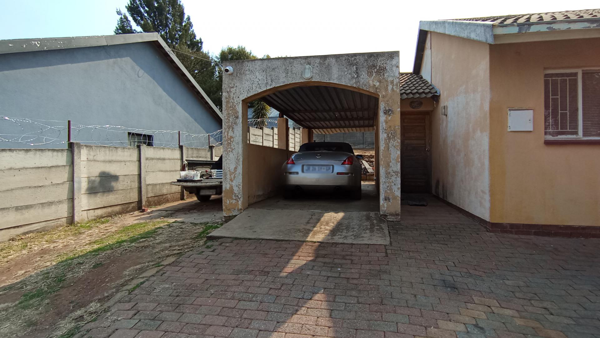 Front View of property in Lindhaven