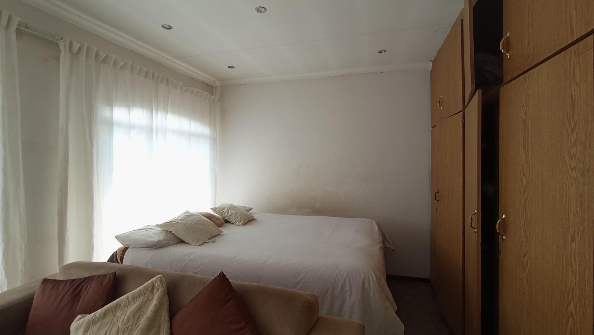 Bed Room 3 - 16 square meters of property in Lindhaven
