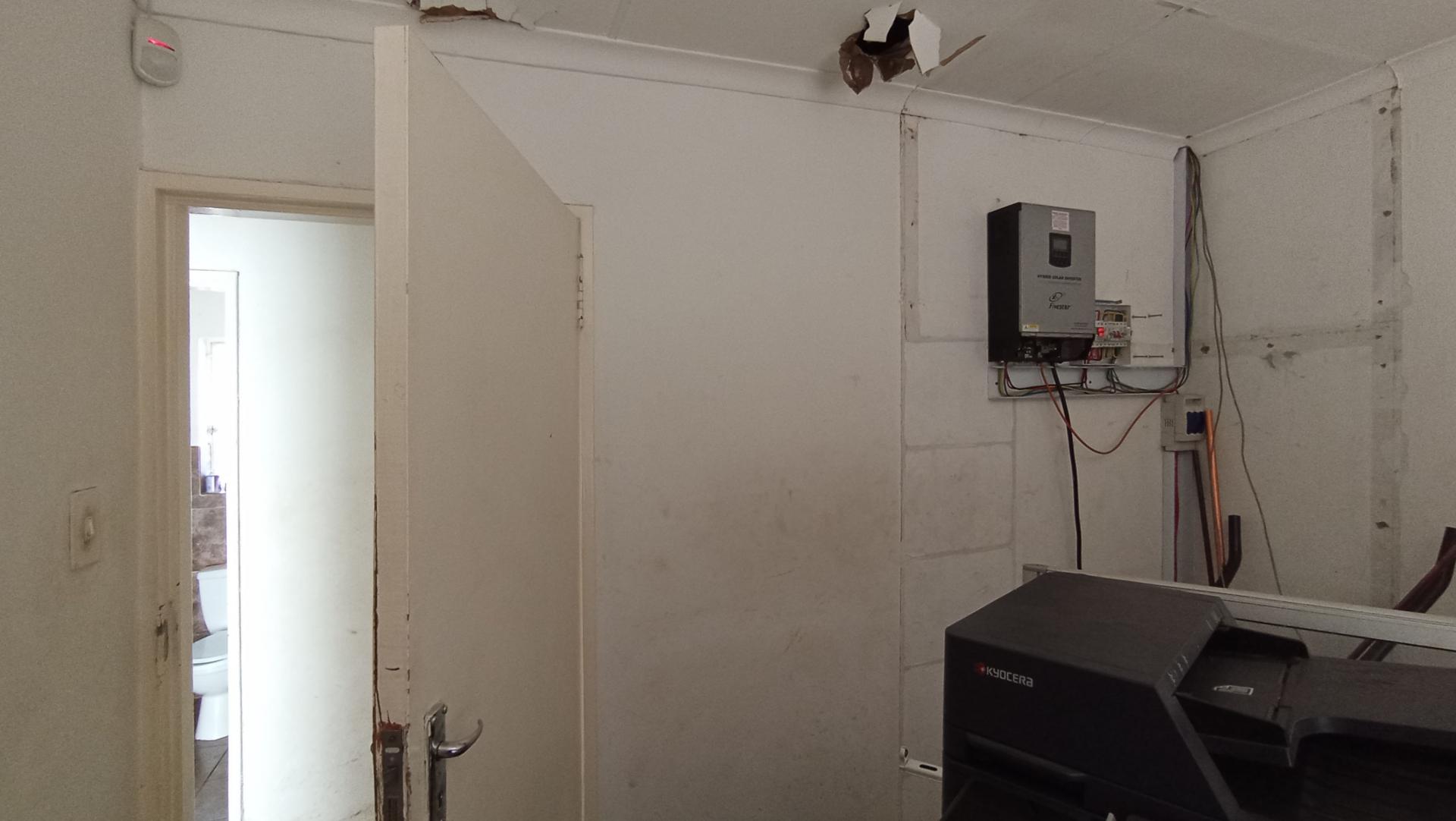 Bed Room 1 - 12 square meters of property in Lindhaven