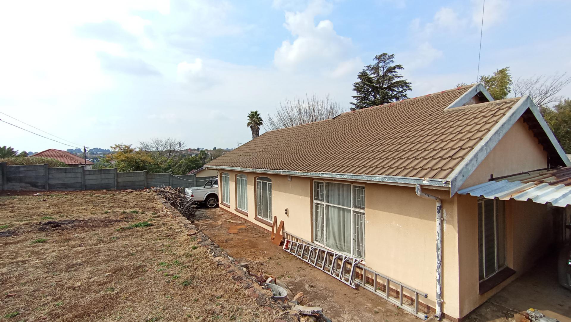 Backyard of property in Lindhaven