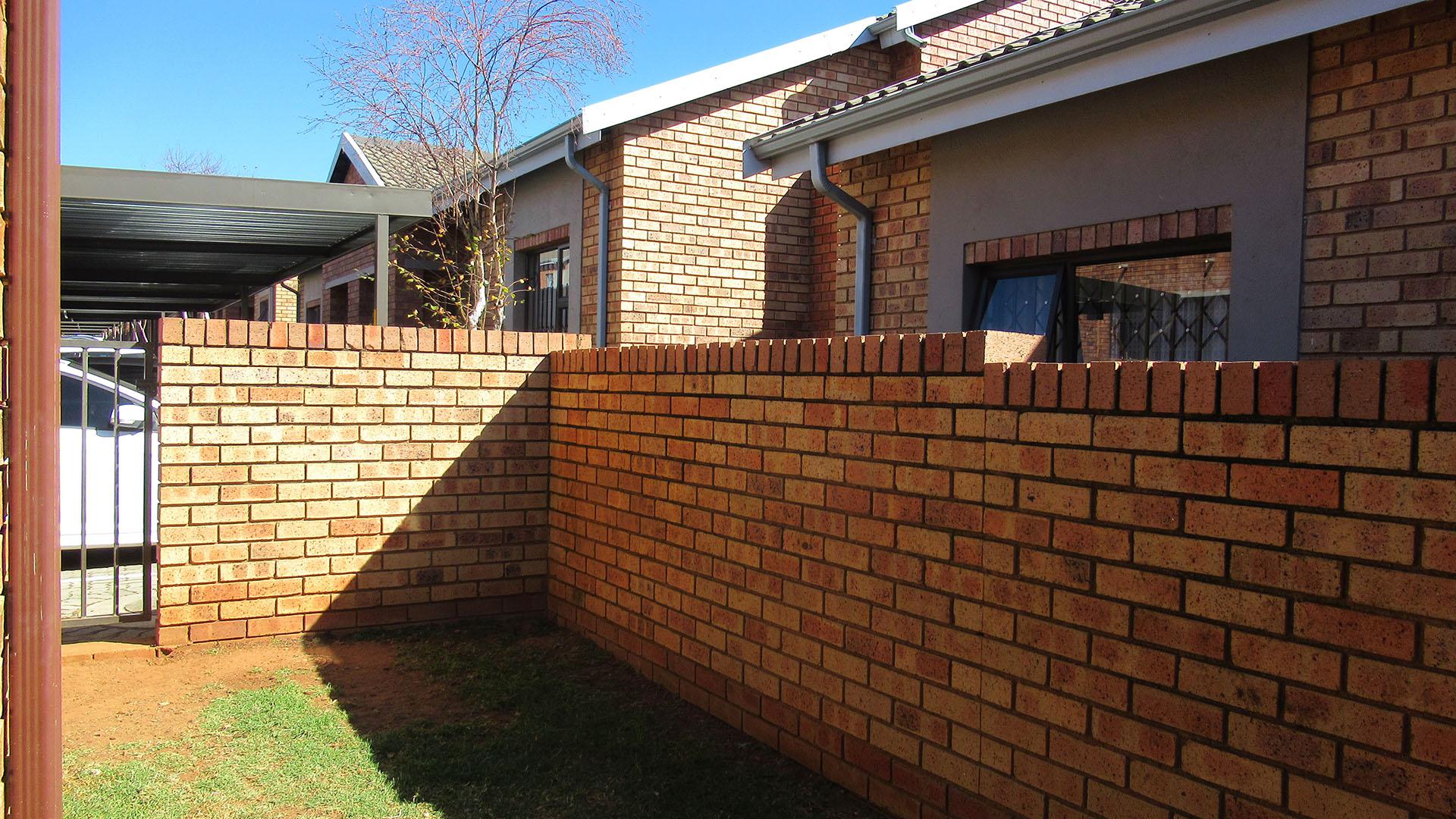 Backyard of property in Wilgeheuwel 
