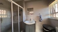 Bathroom 1 of property in Wilgeheuwel 