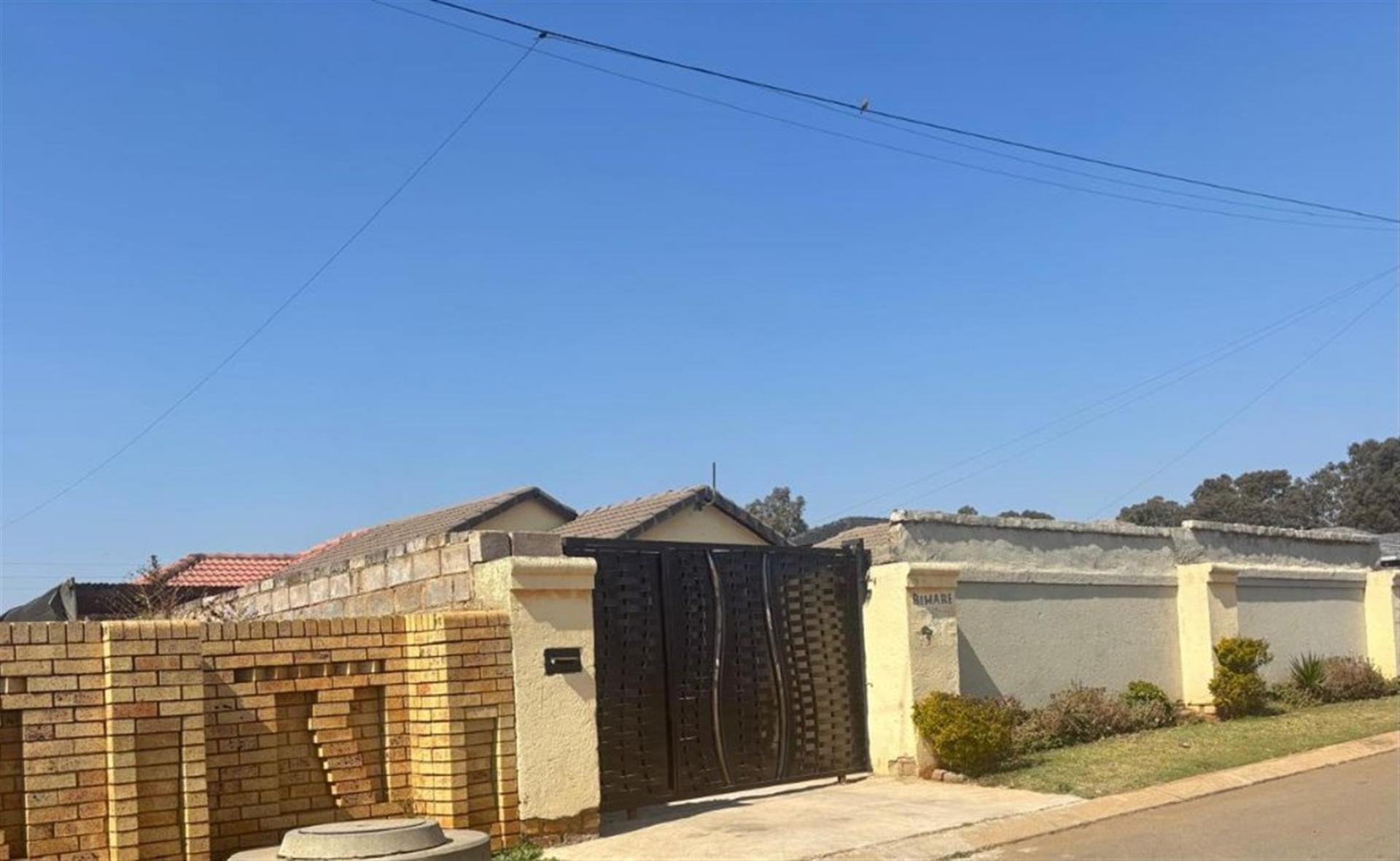 Front View of property in Protea Glen