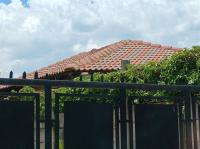 Front View of property in Villa Liza