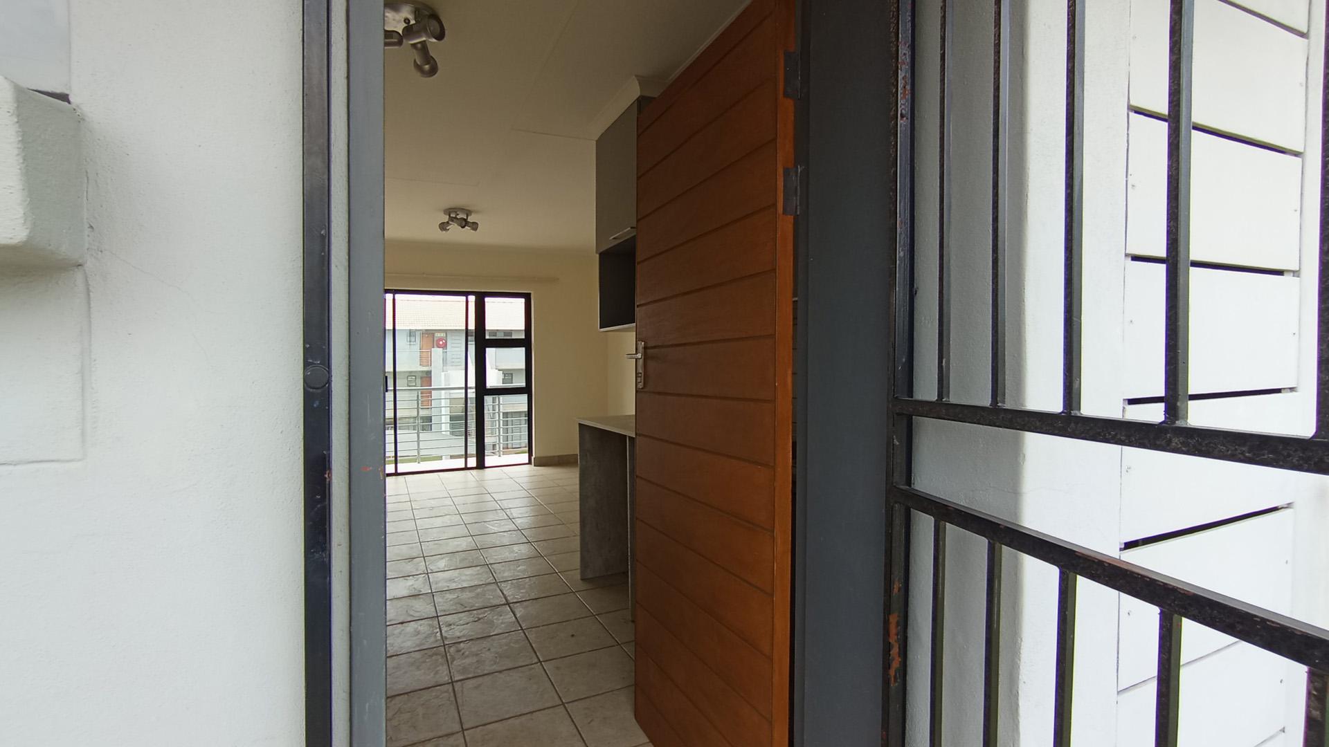Front View of property in Sagewood