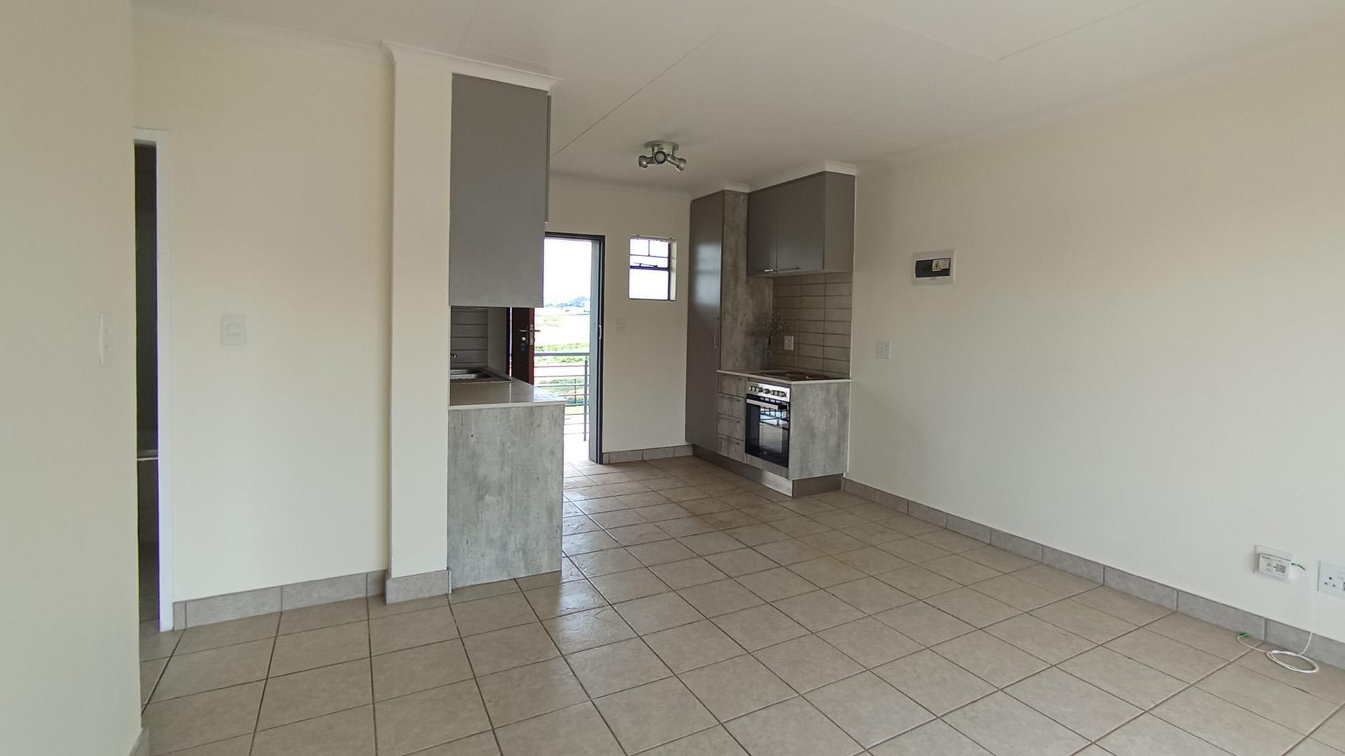 Lounges - 17 square meters of property in Sagewood