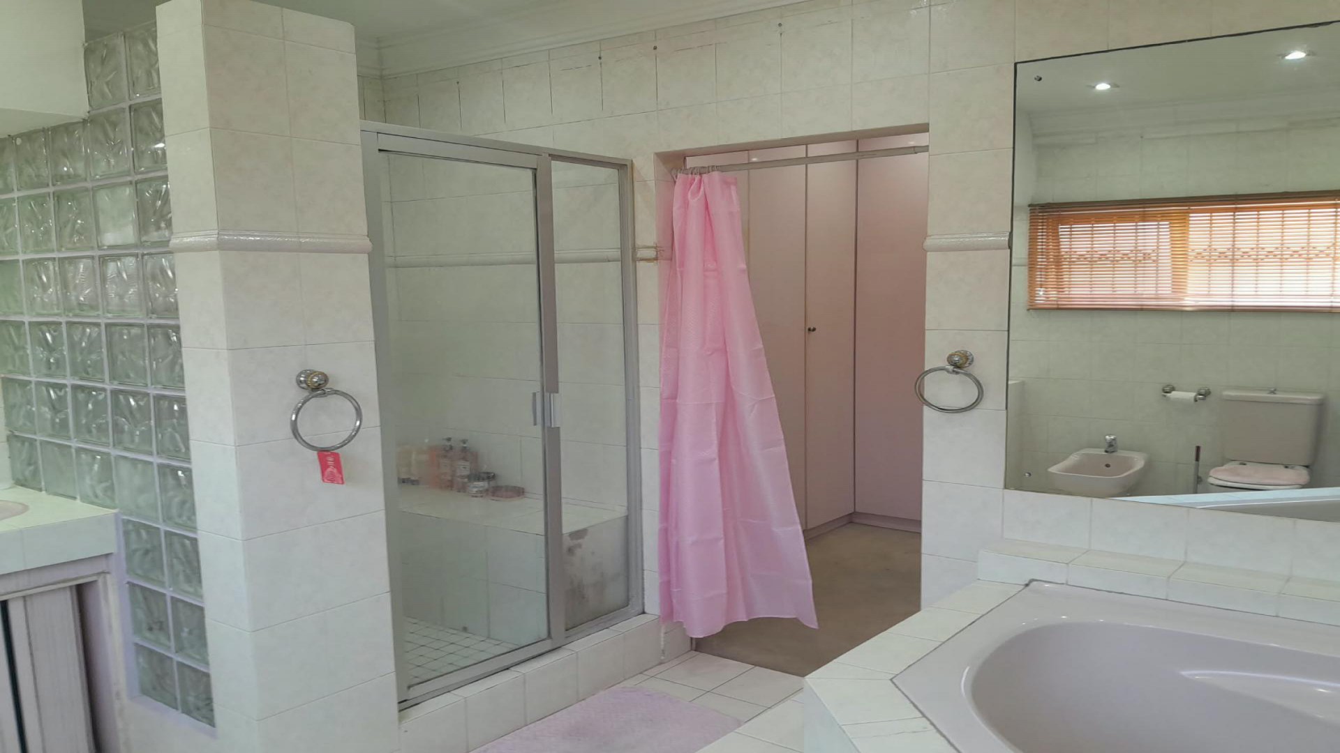 Bathroom 3+ of property in Effingham Heights