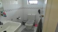 Bathroom 2 of property in Effingham Heights