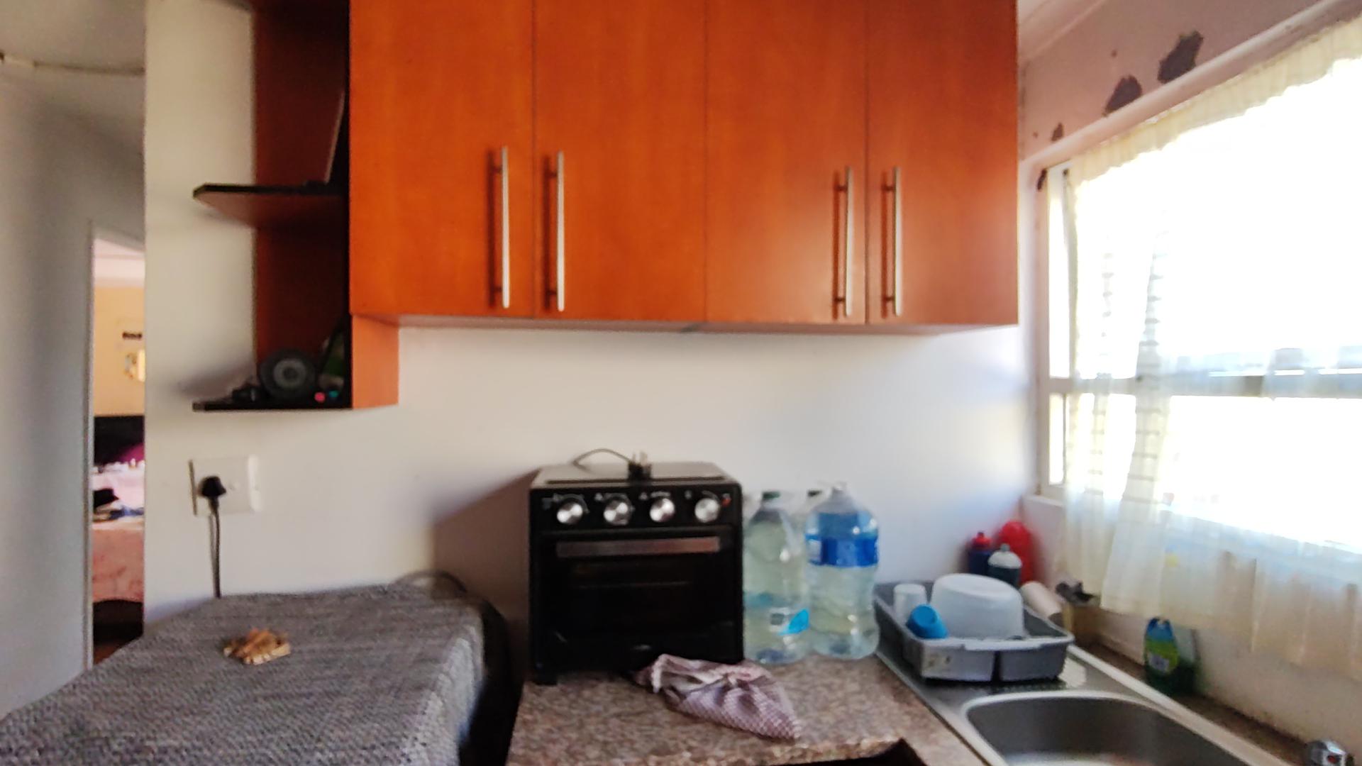 Kitchen of property in Gelvandale