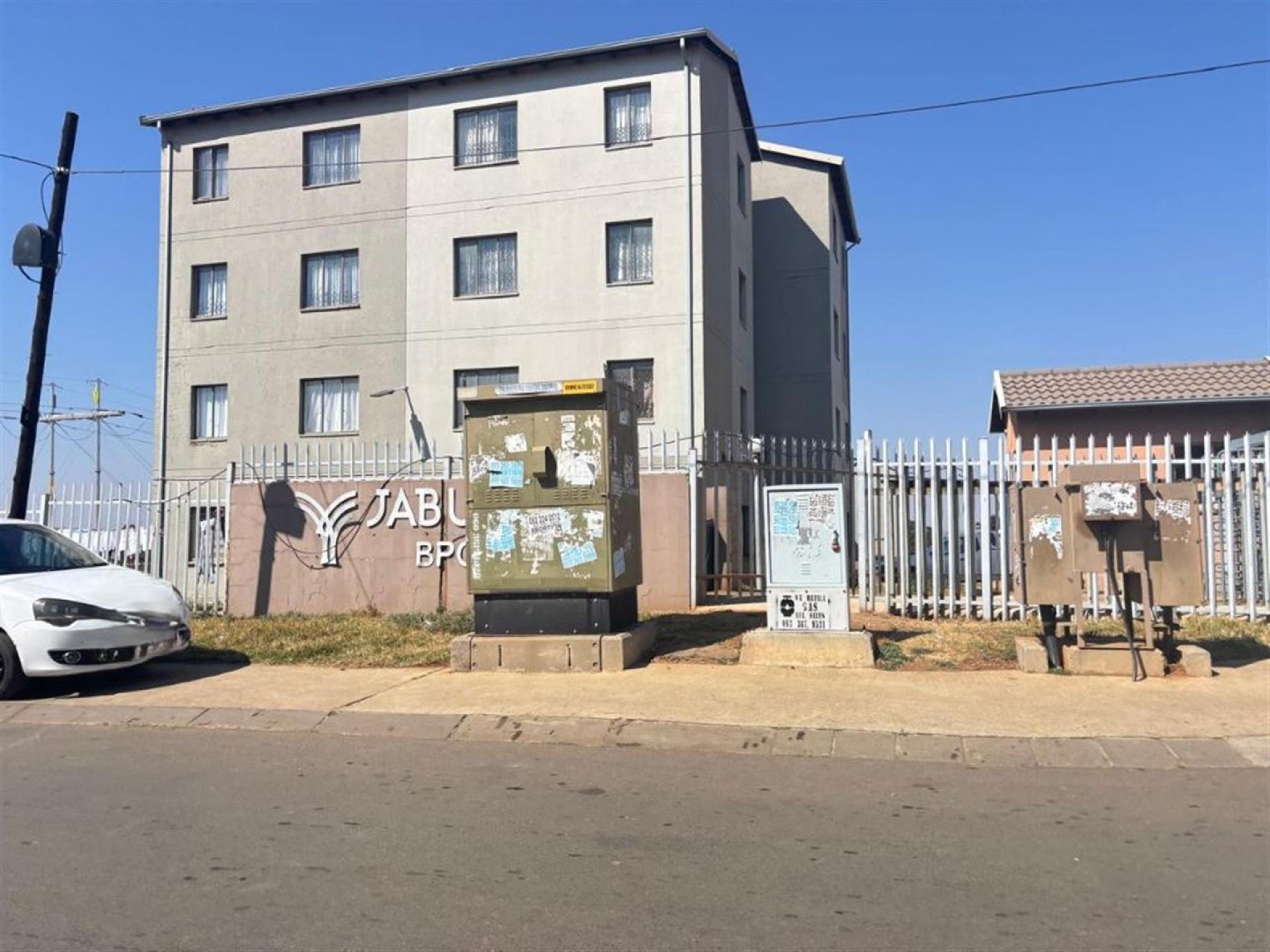 Front View of property in Jabulani