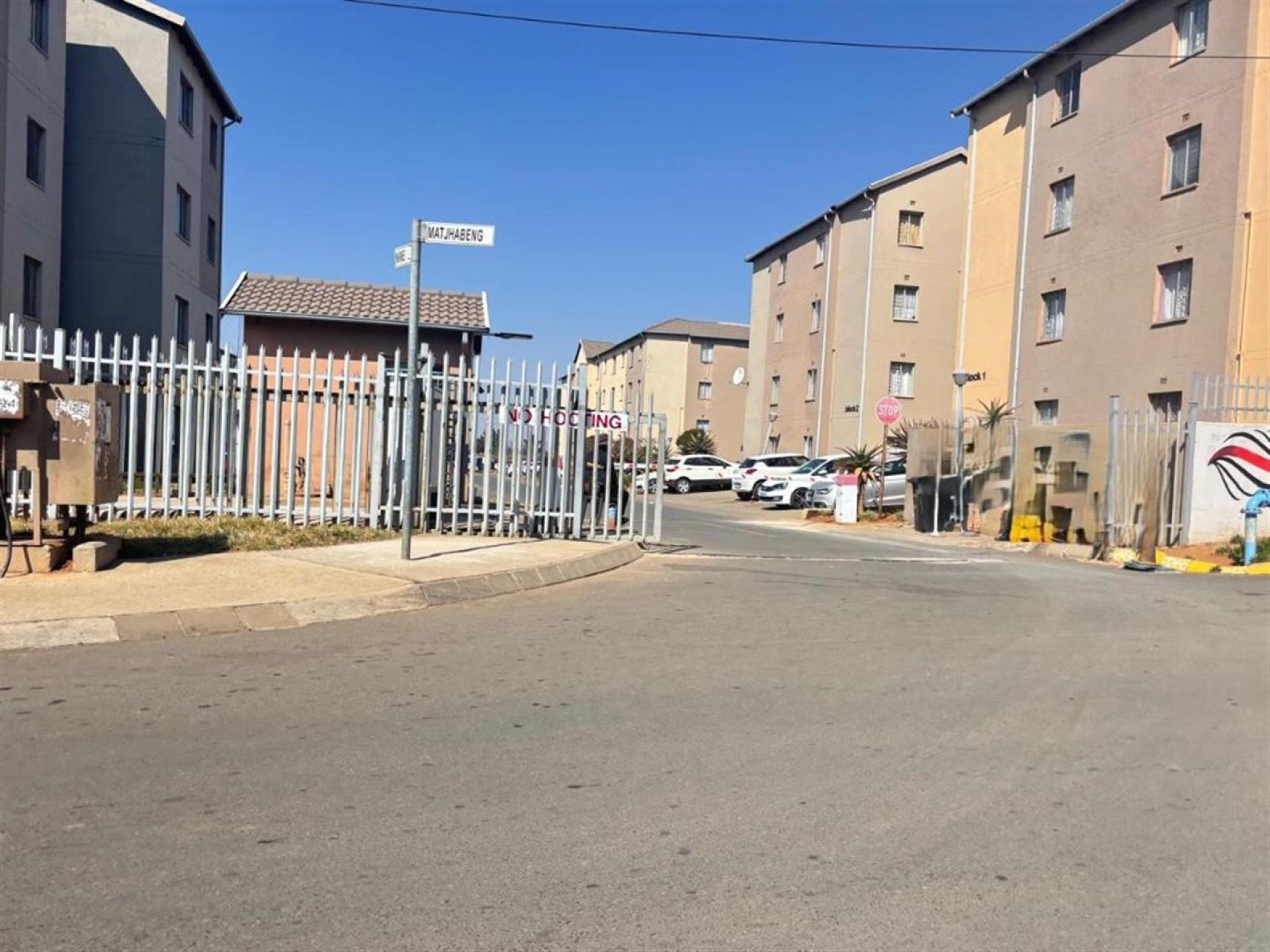 Front View of property in Jabulani