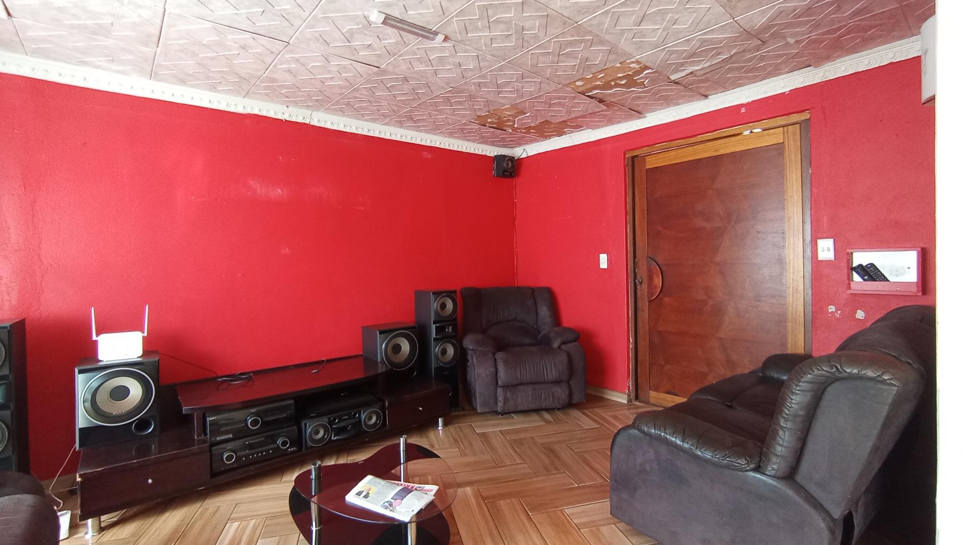 Lounges - 15 square meters of property in Ga-Rankuwa