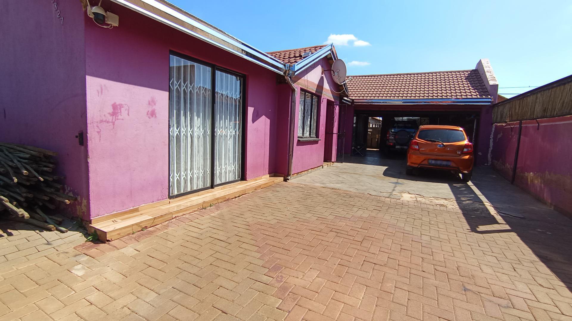 Front View of property in Ga-Rankuwa