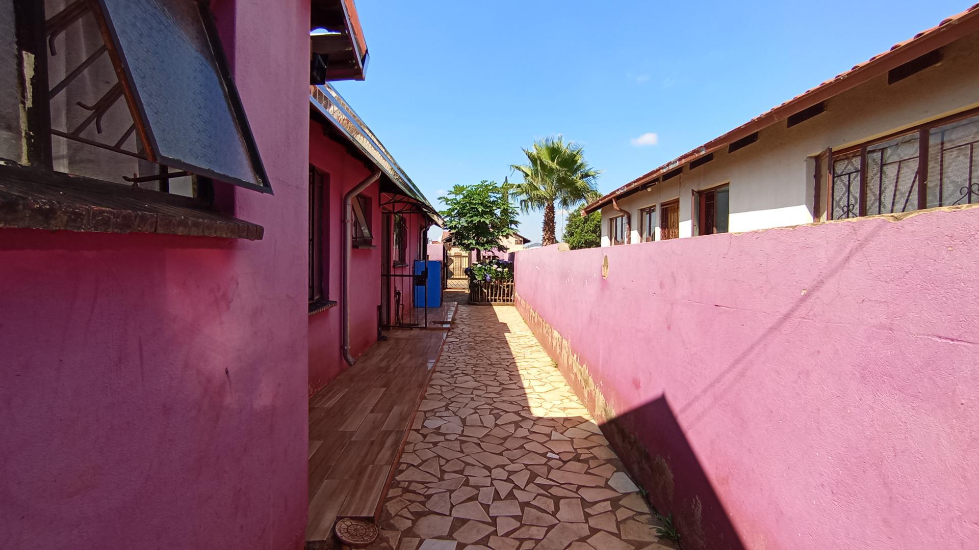 Front View of property in Ga-Rankuwa
