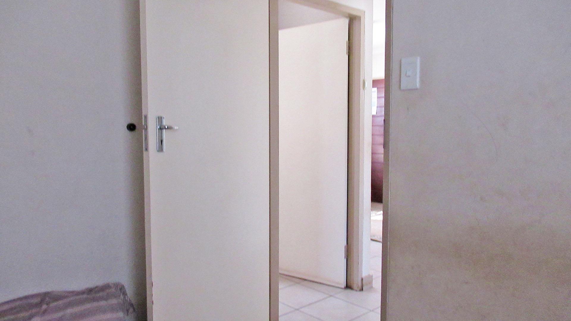 Bed Room 1 - 7 square meters of property in Watervalspruit