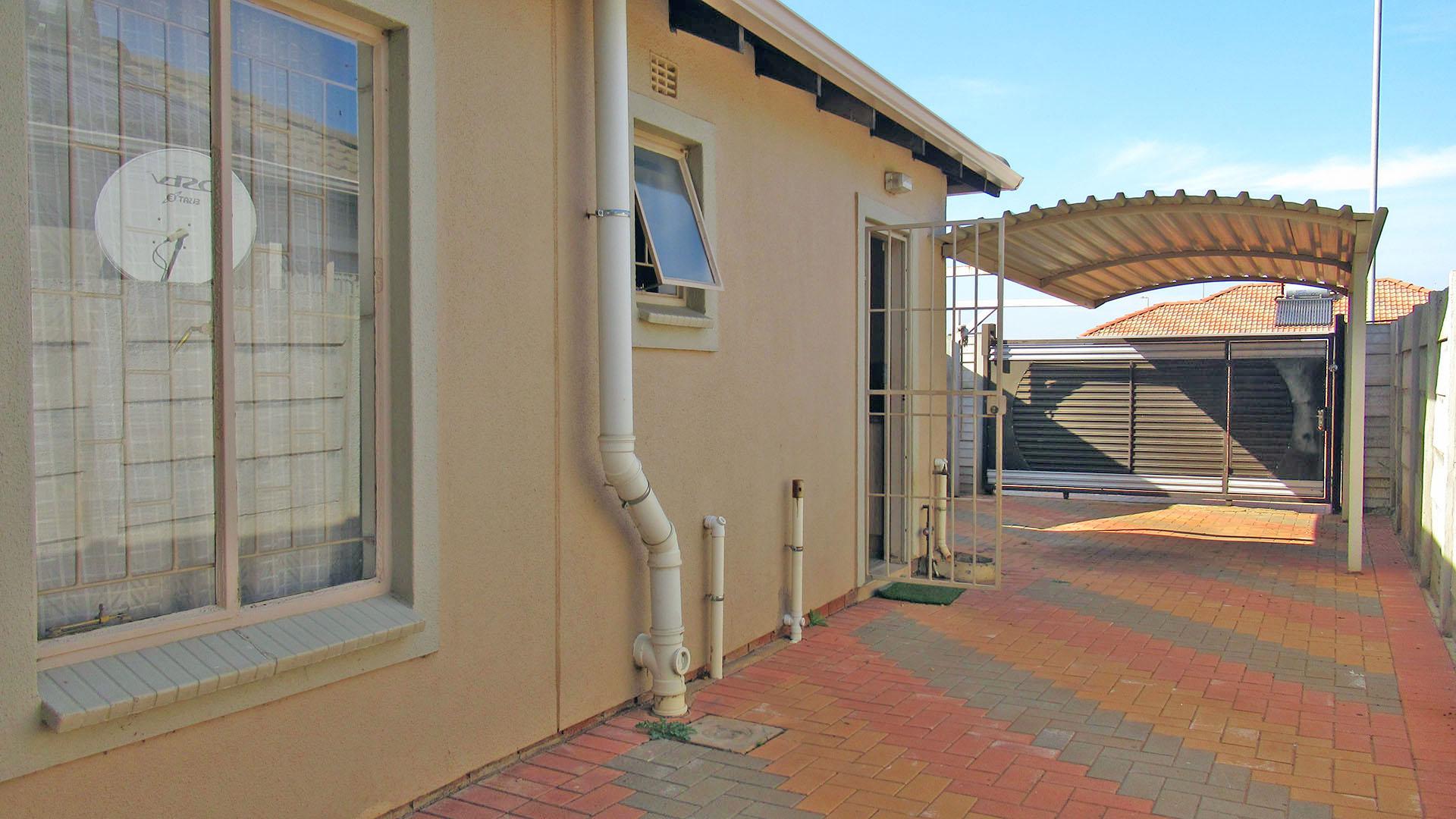 Front View of property in Watervalspruit