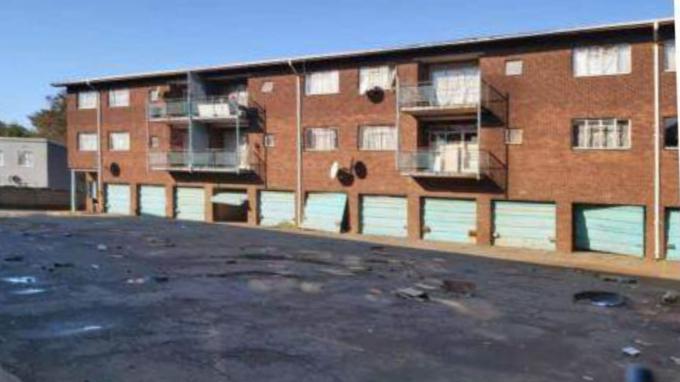 SA Home Loans Sale in Execution 4 Bedroom Sectional Title for Sale in Vanderbijlpark - MR617355