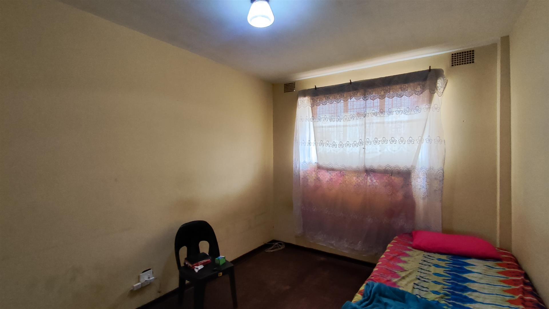 Bed Room 4 - 16 square meters of property in Vanderbijlpark